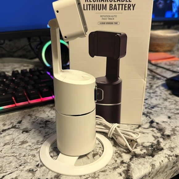 Brand New face tracking phone holder. - Picture 3 of 3